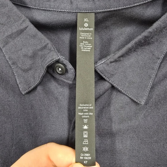 Lululemon All Town Buttondown Shirt Mens XL Blue Button Up Long Sleeve Logo - Picture 6 of 12